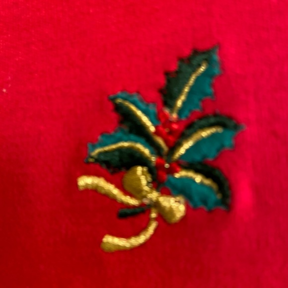 NWOT RED HOLIDAY TURTLENECK - Picture 6 of 7